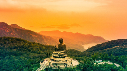 Base, sentiero, frutto e visione, meditazione e azione